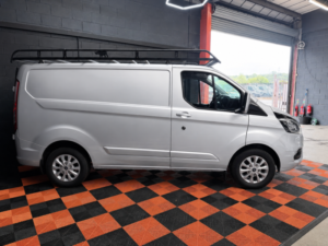 2019 Ford Transit Custom 2.0 300 Ecoblue Limited Panel Van 5dr Diesel Manual L1 H1 Euro 6 (170 Ps) in Silver — image 4