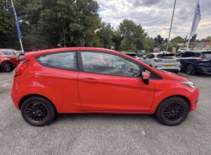 2015 Ford Fiesta 1.25 Style in Red — image 5