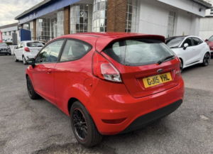 2015 Ford Fiesta 1.25 Style in Red — image 6