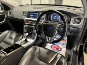2013 Volvo S60 1.6 T4 R-Design Lux Nav Powershift Euro 5 4dr in Black — image 2