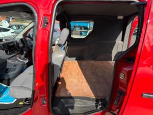 2015 Citroen Berlingo 1.6 Hdi 625 Lx L1 5dr in Red — image 5