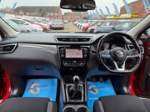 2019 Nissan Qashqai 1.5 Dci N-Connecta Euro 6 (s/s) 5dr in Red — image 2