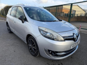 2013 Renault Grand Scenic 1.5 Dci Dynamique Tomtom Edc Euro 5 5dr in Silver — image 2