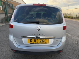 2013 Renault Grand Scenic 1.5 Dci Dynamique Tomtom Edc Euro 5 5dr in Silver — image 6