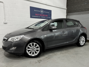 2012 Vauxhall Astra 1.6 16v Active Limited Edition in Grey — image 2