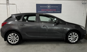 2012 Vauxhall Astra 1.6 16v Active Limited Edition in Grey — image 5
