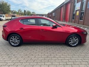 2021 Mazda Mazda3 2.0 E-Skyactiv-G Mhev Se-L Lux Euro 6 (s/s) 5dr in Red — image 5
