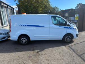 2017 Ford Transit Custom 2.0 Tdci 270 Trend Panel Van 5dr Diesel Manual L1 H1 (157 G/km, 128 Bhp) in White — image 2