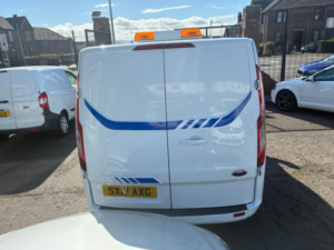 2017 Ford Transit Custom 2.0 Tdci 270 Trend Panel Van 5dr Diesel Manual L1 H1 (157 G/km, 128 Bhp) in White — image 4