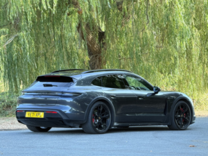 2021 Porsche Taycan Performance Plus 93.4kwh 4s in Grey — image 2