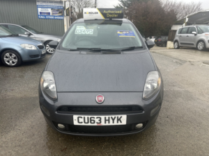 2013 Fiat Punto 1.3 Multijet Gbt in Grey — image 3