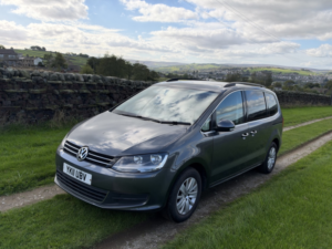 2011 Volkswagen Sharan 2.0 Tdi Bluemotion Tech Se in Grey — image 2