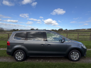 2011 Volkswagen Sharan 2.0 Tdi Bluemotion Tech Se in Grey — image 3
