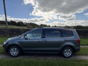 2011 Volkswagen Sharan 2.0 Tdi Bluemotion Tech Se in Grey — image 4