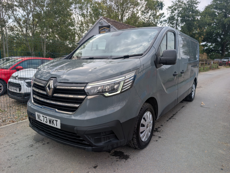 2023 Renault Trafic 2.0 Ll30 Blue Dci 150 Auto Edc Business+ Panel Van M in Grey — image 1