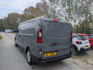2023 Renault Trafic 2.0 Ll30 Blue Dci 150 Auto Edc Business+ Panel Van M in Grey — image 5