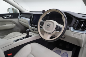 2018 Volvo Xc60 2.0 D4 Momentum AWD Euro 6 (s/s) 5dr in Gold — image 3