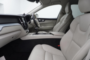 2018 Volvo Xc60 2.0 D4 Momentum AWD Euro 6 (s/s) 5dr in Gold — image 5