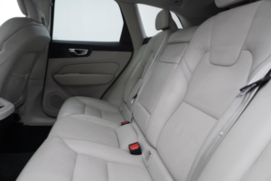 2018 Volvo Xc60 2.0 D4 Momentum AWD Euro 6 (s/s) 5dr in Gold — image 6
