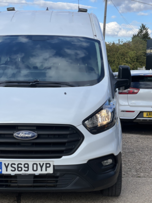 2020 Ford Transit Custom 2.0 300 Ecoblue Leader in White — image 2