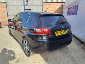 2020 Peugeot 308 1.5 Bluehdi Allure in Black — image 3