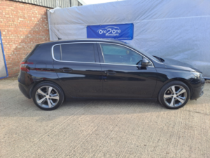 2020 Peugeot 308 1.5 Bluehdi Allure in Black — image 6