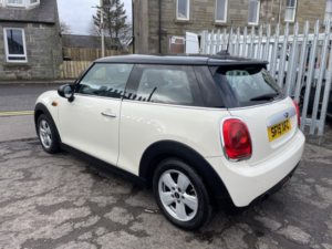 2015 MINI Hatch 1.5 Cooper 3-Door Hatch in White — image 4
