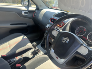 2014 MG Mg3 1.5 Vti-Tech 3form Sport in Black — image 2