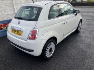 2009 Fiat 500 1.2 500 1.2 Lounge (start Stop) in White — image 2