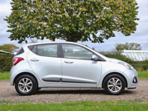 2016 Hyundai I10 1.2 Premium Auto Euro 6 5dr in Silver — image 4