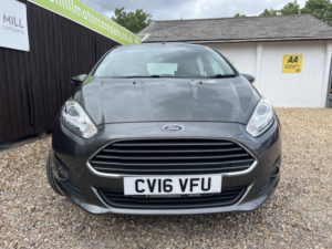 2016 Ford Fiesta 1.3 Zetec in Grey — image 2
