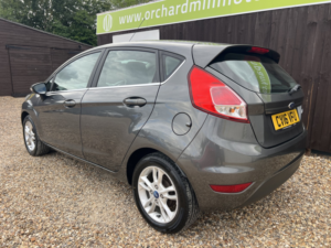 2016 Ford Fiesta 1.3 Zetec in Grey — image 4