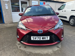 2020 Toyota Yaris 1.5 Vvt-H Excel Hatchback 5dr Petrol Hybrid E-CVT Euro 6 (s/s) (100 Ps) in Red — image 2
