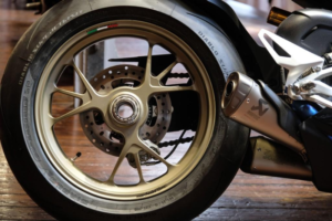 2019 Ducati Panigale V4r V4r "tbs Foggy Special #01" Only 91 Miles in Red — image 4