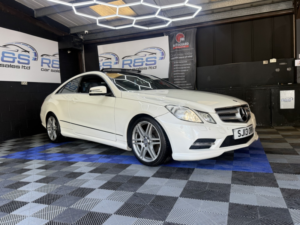 2013 Mercedes-Benz E Class 2.1 E220 Cdi Blueefficiency Sport in White — image 2