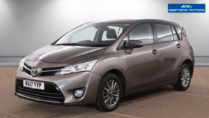 2017 Toyota Verso 1.6 V-Matic Icon Euro 6 5dr (7 Seat) in Bronze — image 3