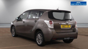 2017 Toyota Verso 1.6 V-Matic Icon Euro 6 5dr (7 Seat) in Bronze — image 4