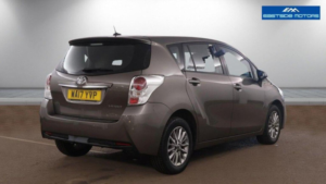 2017 Toyota Verso 1.6 V-Matic Icon Euro 6 5dr (7 Seat) in Bronze — image 5