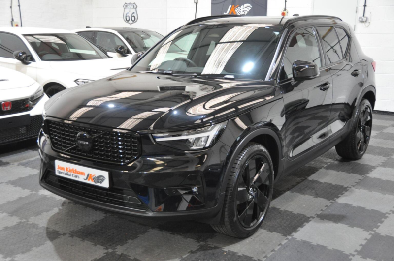 2024 Volvo Xc40 2.0 B3 Mhev Plus Black Edition Dct Auto Euro 6 (s/s) 5dr in Black — image 1