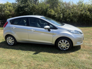 2012 Ford Fiesta 1.3 Edge in Silver — image 3