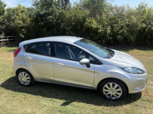 2012 Ford Fiesta 1.3 Edge in Silver — image 4