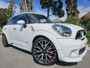 2013 MINI Countryman 1.6 John Cooper Works Countryman in White — image 3
