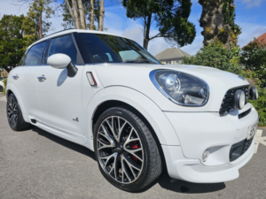 2013 MINI Countryman 1.6 John Cooper Works Countryman in White — image 4