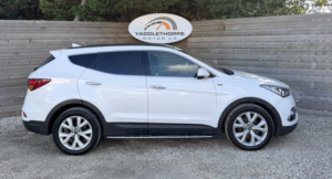 2016 Hyundai Santa Fe 2.2 Santa Fe 7-St 2.2 Wiggins 4WD Bd A/t in White — image 2