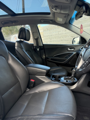 2016 Hyundai Santa Fe 2.2 Santa Fe 7-St 2.2 Wiggins 4WD Bd A/t in White — image 5