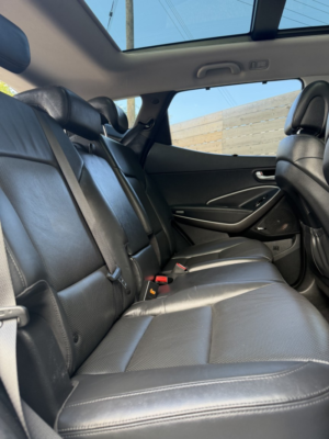 2016 Hyundai Santa Fe 2.2 Santa Fe 7-St 2.2 Wiggins 4WD Bd A/t in White — image 6
