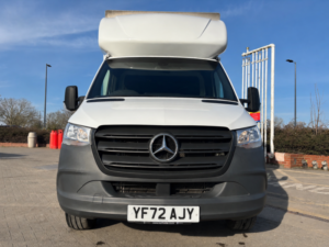2022 Mercedes-Benz Sprinter 2.0 317 Cdi Progressive in White — image 2