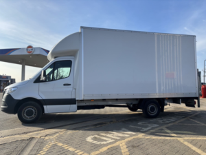 2022 Mercedes-Benz Sprinter 2.0 317 Cdi Progressive in White — image 4