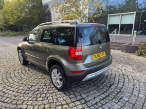 2016 Skoda Yeti 1.2 Tsi Se L Outdoor DSG Euro 6 (s/s) 5dr in Green — image 4