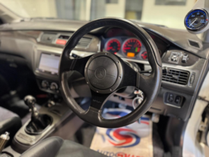 2005 Mitsubishi Lancer 2.0 Evo Ix Mr Fq-300 4dr in White — image 2